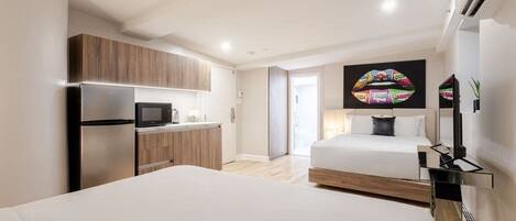 1 bedroom, desk, iron/ironing board, WiFi