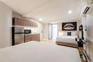 1 bedroom, desk, iron/ironing board, WiFi