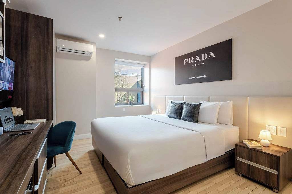 1 soverom, skrivebord, strykejern/-brett og wi-fi