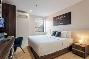 1 slaapkamer, een bureau, een strijkplank/strijkijzer, wifi