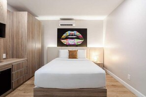 1 soverom, skrivebord, strykejern/-brett og wi-fi