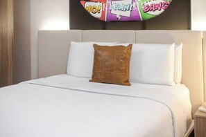Desk, iron/ironing board, WiFi, bed sheets