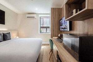 1 camera, una scrivania, ferro/asse da stiro, Wi-Fi