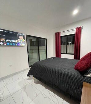 3 chambres, fer et planche à repasser, Wi-Fi gratuit, draps fournis