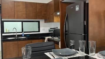 Microwave, stovetop, dishwasher, coffee/tea maker