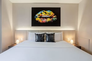 1 slaapkamer, een bureau, een strijkplank/strijkijzer, wifi