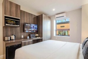 1 bedroom, desk, iron/ironing board, WiFi - Vault King – Heart of Montreal (Montréal)