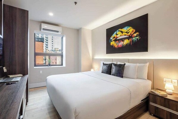 1 bedroom, desk, iron/ironing board, WiFi