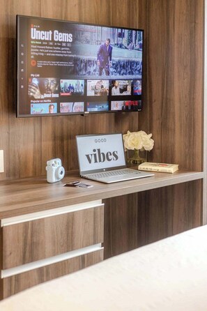 1 chambre, bureau, fer et planche à repasser, Wi-Fi