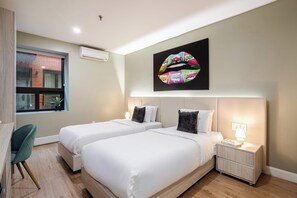 1 soverom, skrivebord, strykejern/-brett og wi-fi