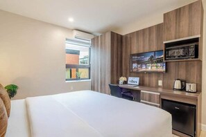 1 bedroom, desk, iron/ironing board, WiFi