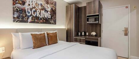 1 slaapkamer, een bureau, een strijkplank/strijkijzer, wifi