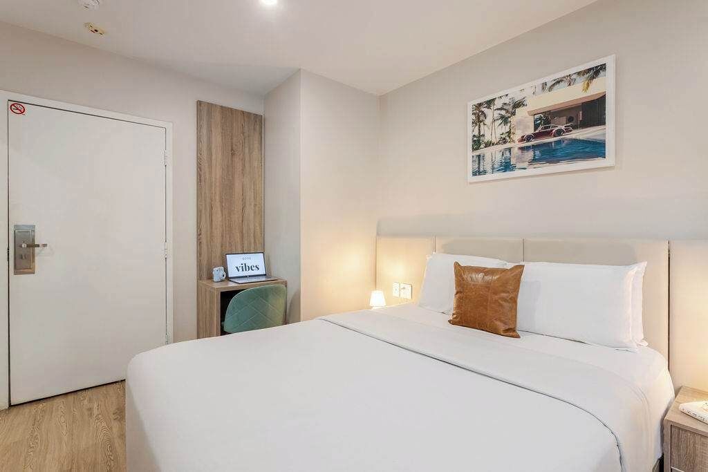 1 bedroom, desk, iron/ironing board, WiFi