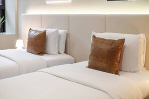 1 habitación, escritorio, tabla de planchar con plancha y wifi 