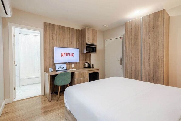 1 bedroom, desk, iron/ironing board, WiFi