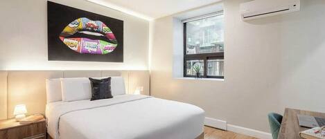 1 bedroom, desk, iron/ironing board, WiFi