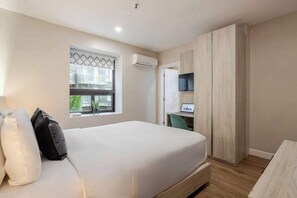 1 bedroom, desk, iron/ironing board, WiFi - Luna Queen – Heart of Montreal (Montréal)