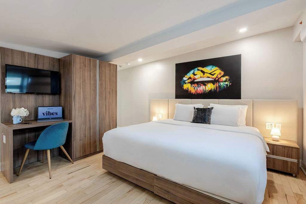 1 soverom, skrivebord, strykejern/-brett og wi-fi