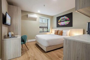 1 soverom, skrivebord, strykejern/-brett og wi-fi