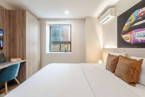 1 bedroom, desk, iron/ironing board, WiFi