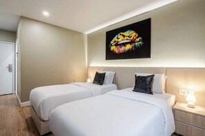 1 habitación, escritorio, tabla de planchar con plancha y wifi 