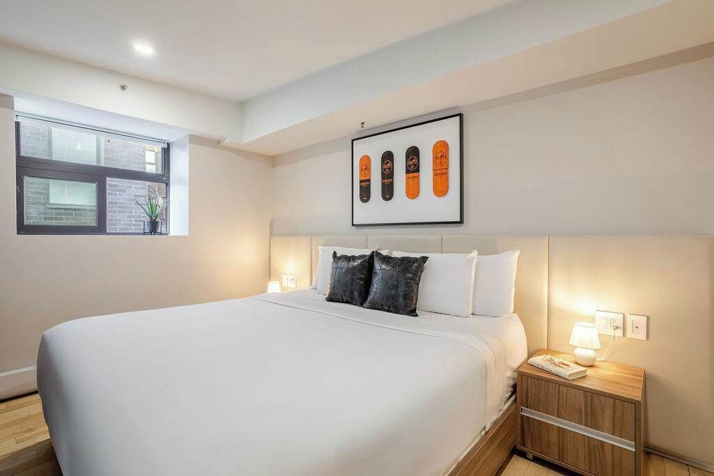 1 bedroom, desk, iron/ironing board, WiFi