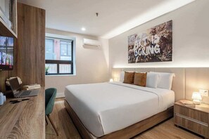 1 chambre, bureau, fer et planche à repasser, Wi-Fi