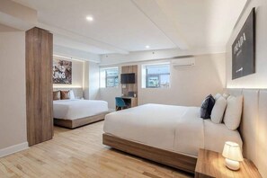 1 chambre, bureau, fer et planche à repasser, Wi-Fi