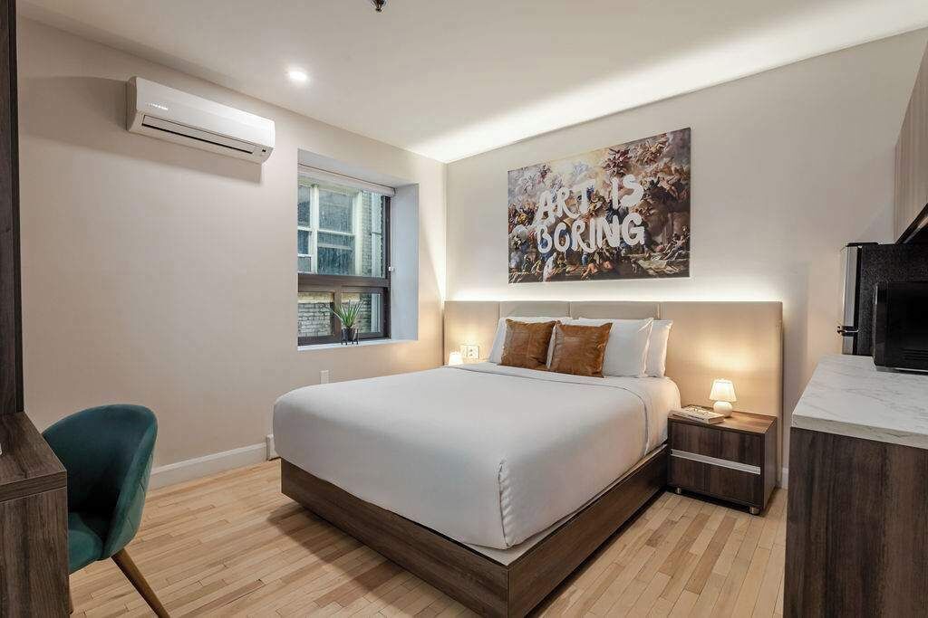 1 soverom, skrivebord, strykejern/-brett og wi-fi