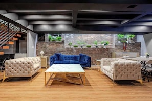 Interior - Duo Rest – MTL Village Vibe (Montréal)