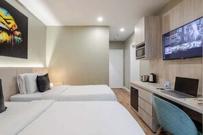 1 bedroom, desk, iron/ironing board, WiFi