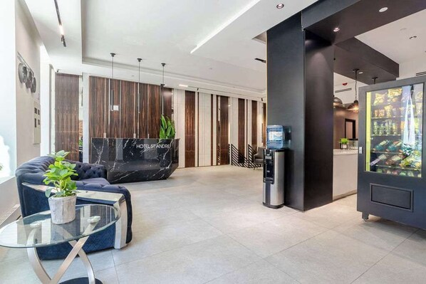 Lobby - Vault King – Berri-UQAM Loft (Montréal)