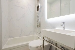 Shower, hair dryer, towels - Royal Duo – Downtown MTL Stay (Montréal)