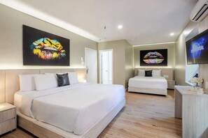 2 bedrooms, desk, iron/ironing board, WiFi