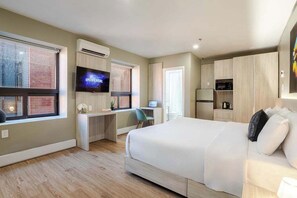 2 dormitorios, escritorio, tabla de planchar con plancha y wifi