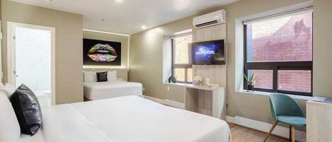 2 bedrooms, desk, iron/ironing board, WiFi