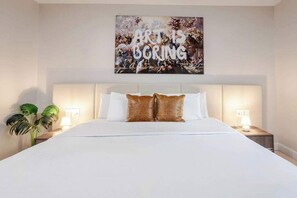 1 sovrum, skrivbord, strykjärn/strykbräda och wi-fi