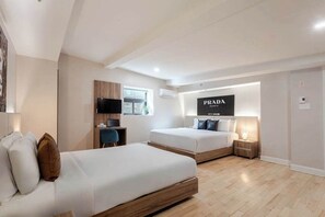 2 bedrooms, desk, iron/ironing board, WiFi