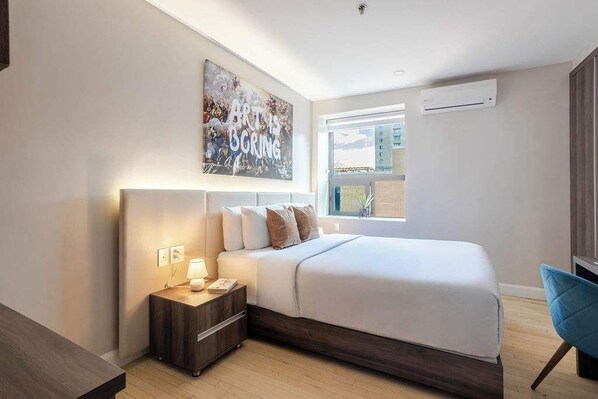 1 bedroom, desk, iron/ironing board, WiFi