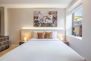 1 chambre, bureau, fer et planche à repasser, Wi-Fi