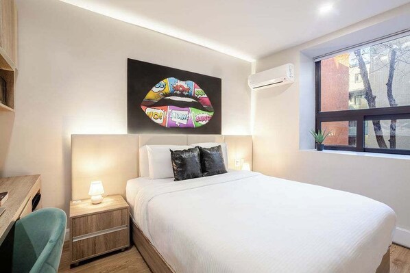 1 chambre, bureau, fer et planche à repasser, Wi-Fi