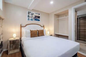 1 bedroom, desk, iron/ironing board, WiFi