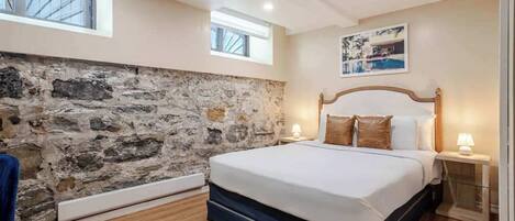 1 bedroom, desk, iron/ironing board, WiFi