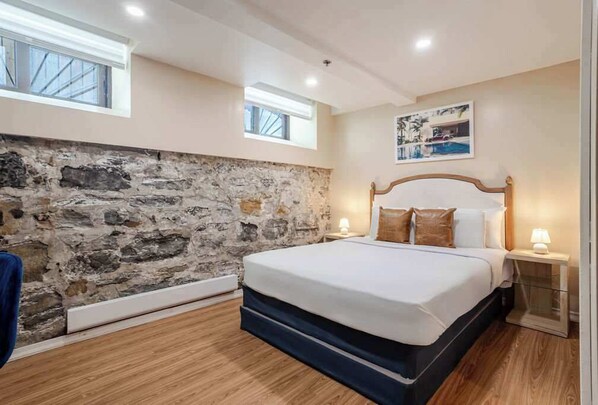 1 soverom, skrivebord, strykejern/-brett og wi-fi