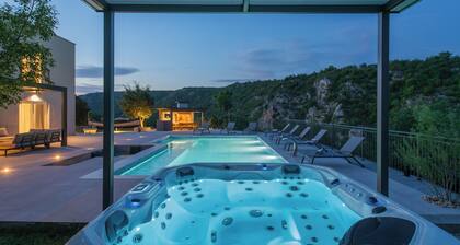 Villa River Rose With Pool and Jacuzzi