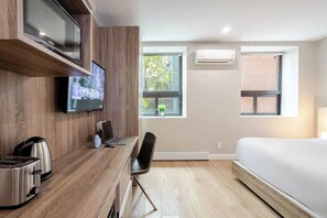 1 bedroom, desk, iron/ironing board, WiFi