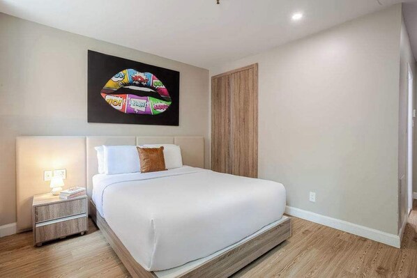 1 bedroom, desk, iron/ironing board, WiFi