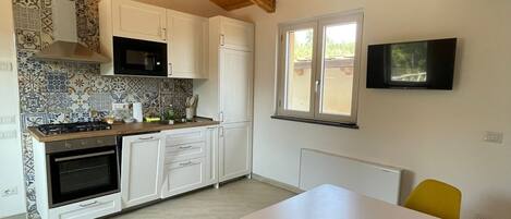 Micro-ondes, four, plaque de cuisson, lave-vaisselle