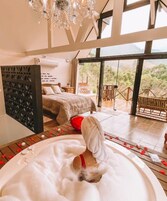 Chalé 2 - Casarão Boa Vista com Hidromassagem - Recanto Bellavita - Rancho Queimado - SC | Roupas de cama premium, individualmente decorados