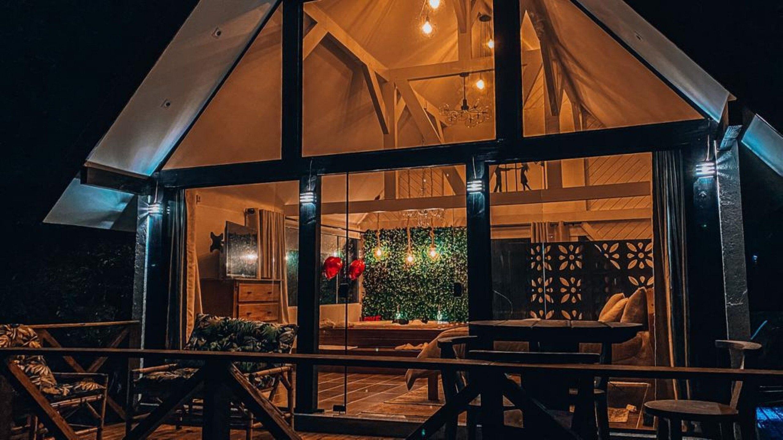 Chalé 2 - Casarão Boa Vista com Hidromassagem - Recanto Bellavita - Rancho Queimado - SC | Varanda coberta